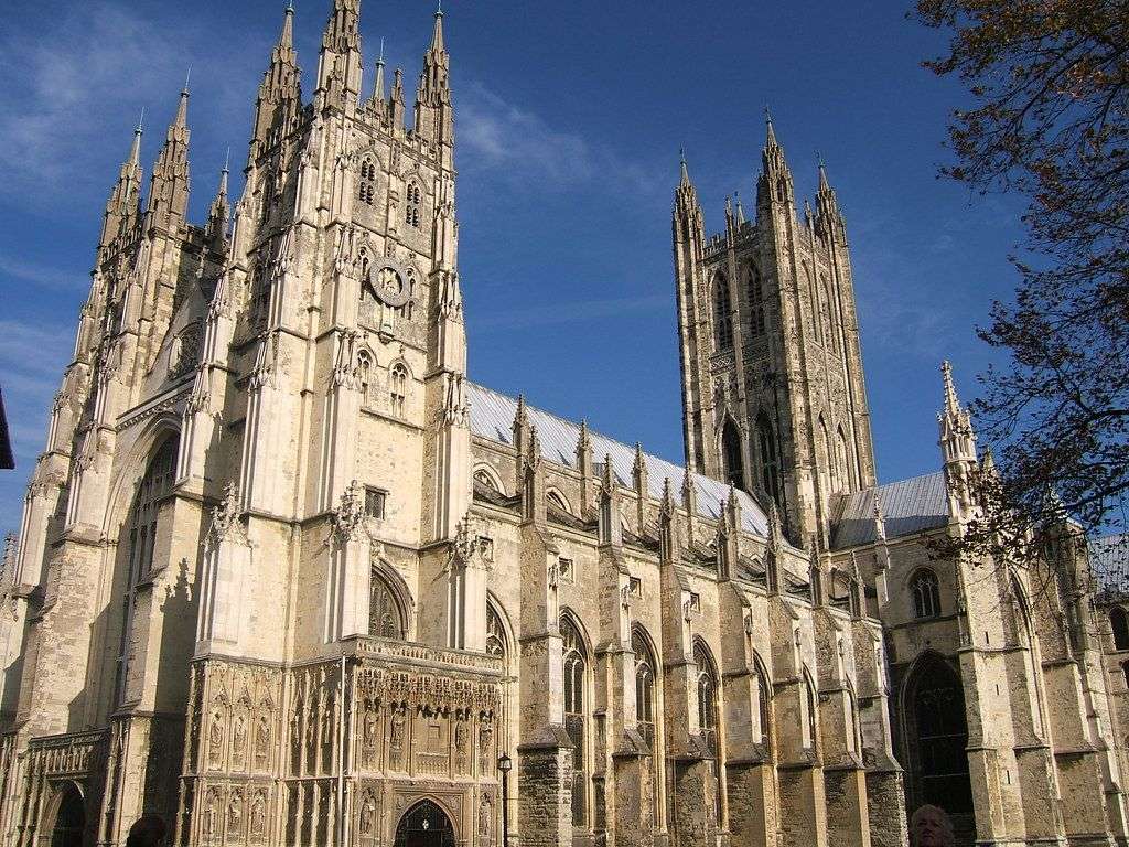 What is a Gothic Cathedral, and 9 Great Examples of Gothic Cathedrals